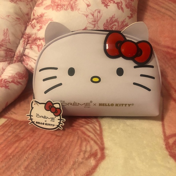 New with tag Hello Kitty The Crème Shop Dome travel makeup pouch - Picture 1 of 3